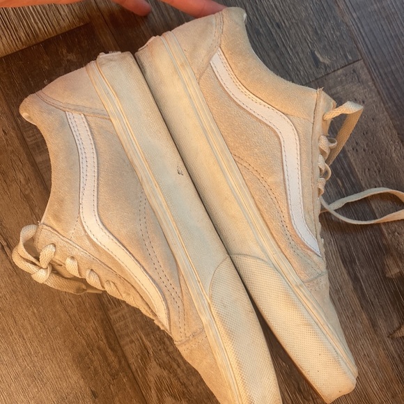 Vans - Picture 2 of 8